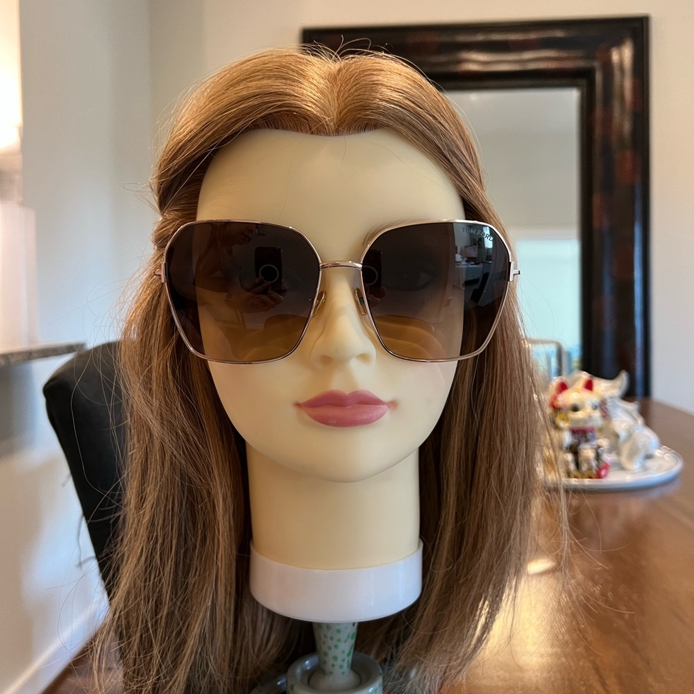 Authentic Tom Ford Claudia sunglasses